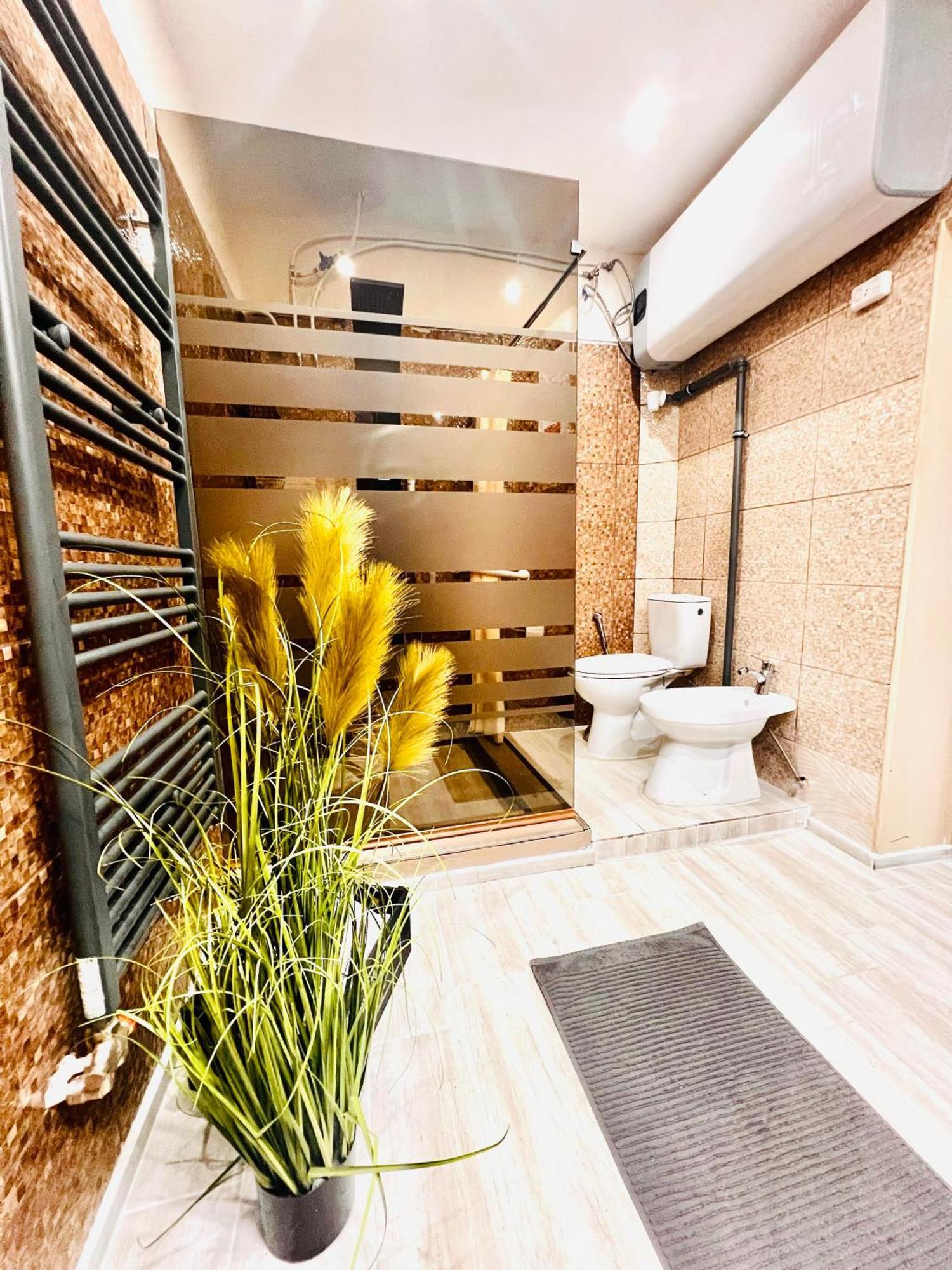Huge Warm Luxury Apartment *