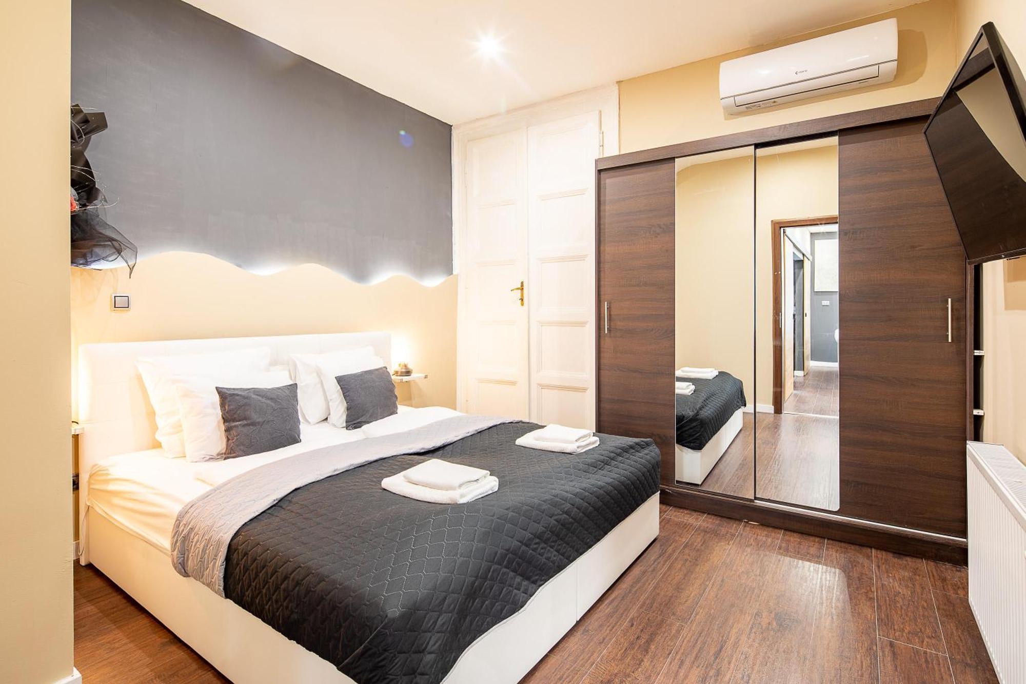 Apartment Huge Warm Luxury